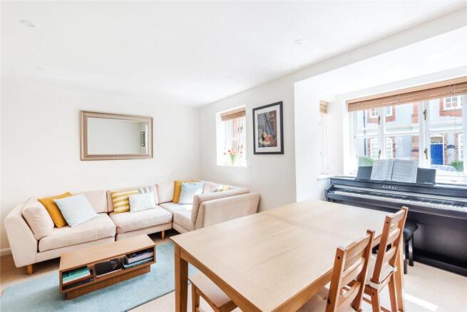 Sitting/Dining Room