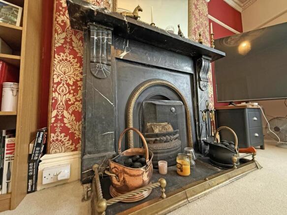 Desborough Road 32 - Lounge Fireplace.jpg