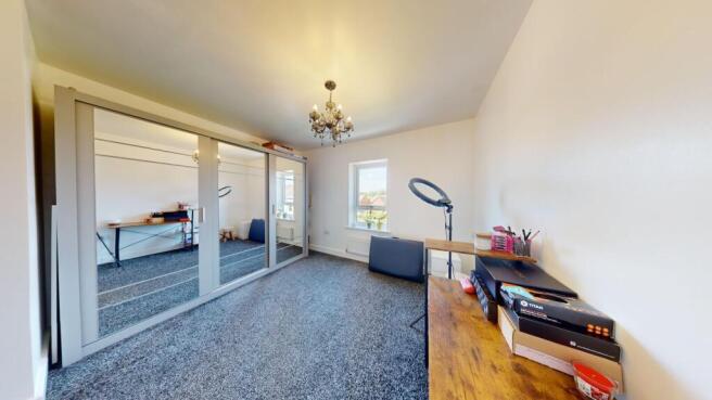 4 bed Semi-Detached to rent Image 12