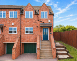 18, The Roods, Leicester LE7 7LR