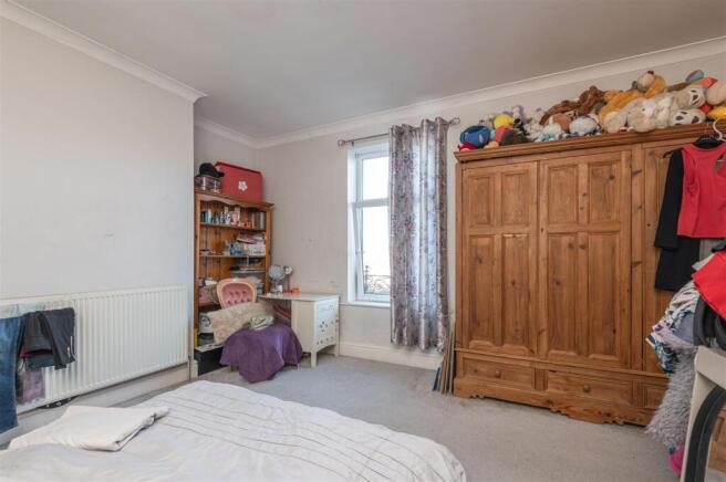 4 bed Terraced for sale Image 10