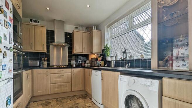 3 bed Town House for sale Image 6
