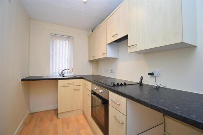 1 bed Ground Flat to rent Image 4