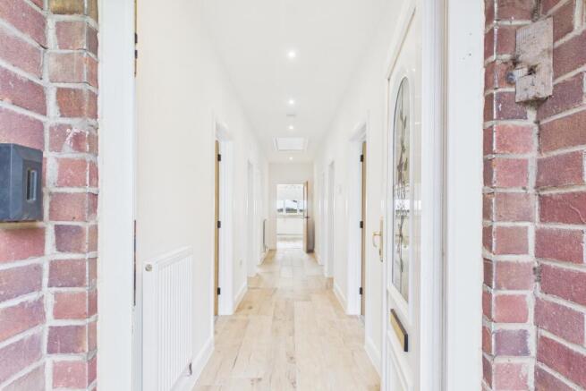 EweMove Spalding - Wignals Gate - Hallway