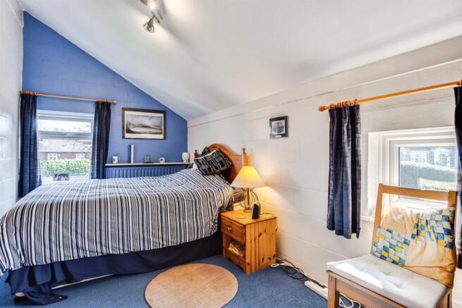 4 bed Detached for sale Image 10