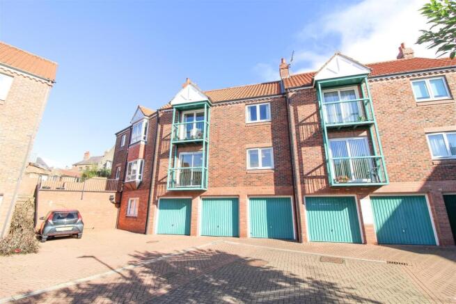 2 bed Flat to rent Image 6