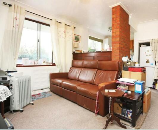 40 STAPLE  HURST Living Room.jpeg