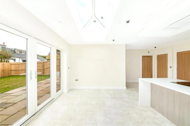 4 bed Detached for sale Image 11