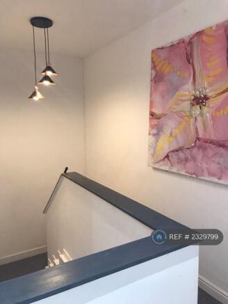 4 bed Flat to rent Image 5