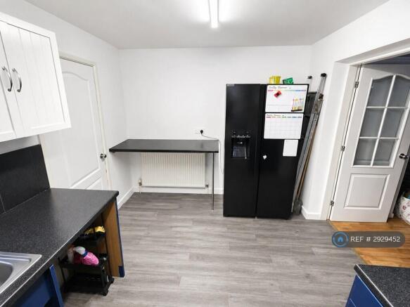 3 bed Terraced to rent Image 9