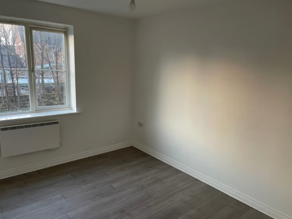 2 bed Terraced to rent Image 6