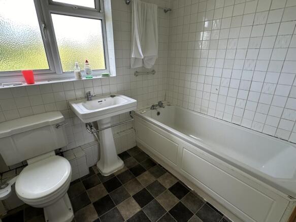Bathroom.JPG