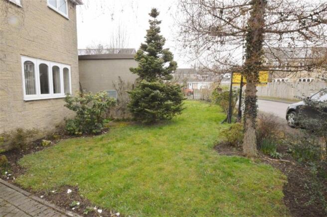 FRONT GARDEN