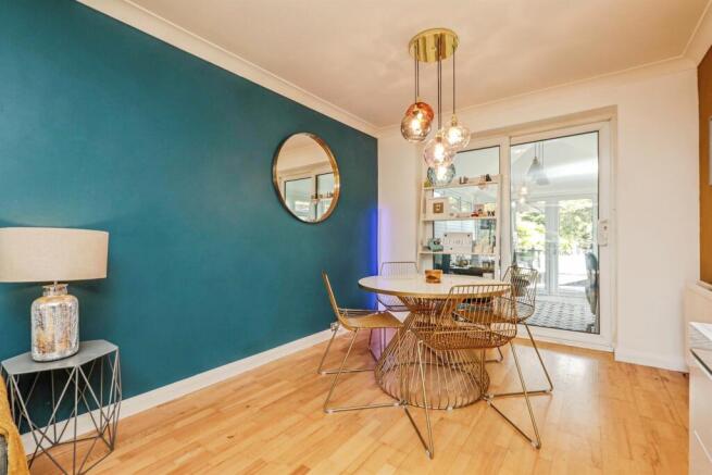 3 bed Semi-Detached for sale Image 7