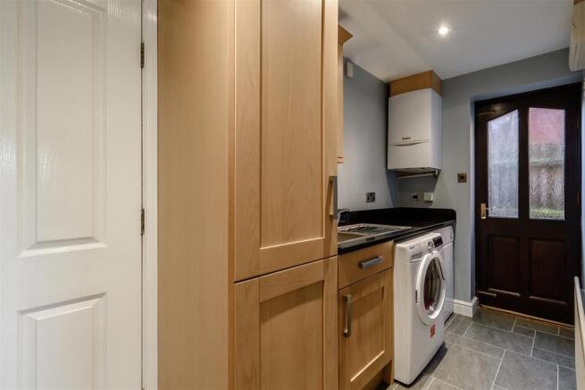 8434024-interior01.jpg
