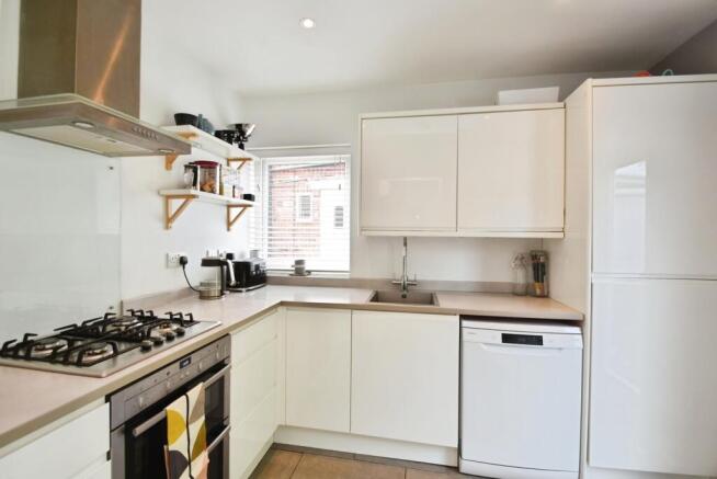 3 bed Semi-Detached for sale Image 4