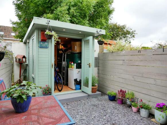 GARDEN OFFICE