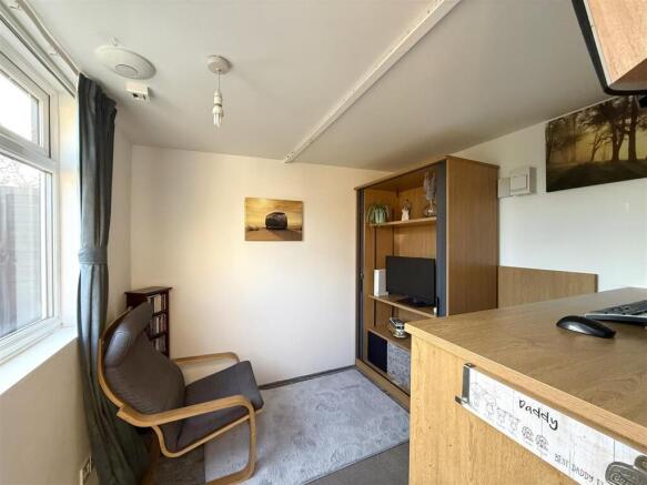 horsley crescent office.jpg