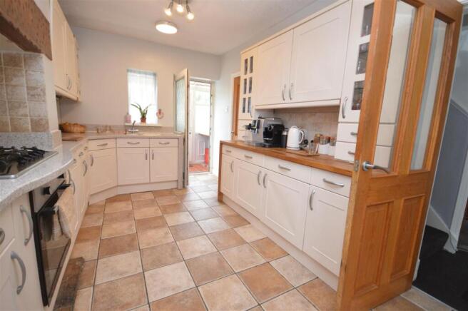 3 bed Terraced for sale Image 4