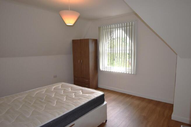 2 bed Flat to rent Image 4