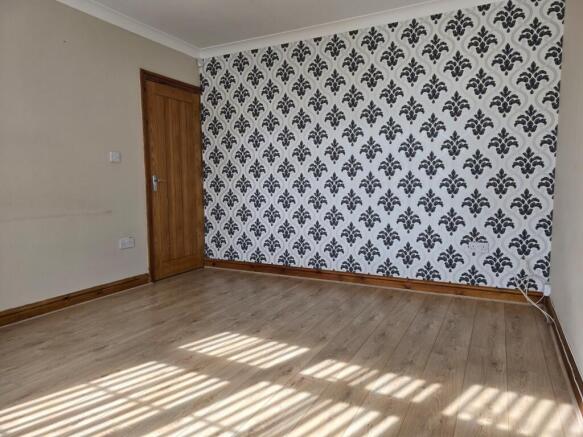 3 bed Semi-Detached for sale Image 5