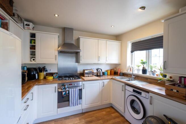 2 bed Apartment for sale Image 4