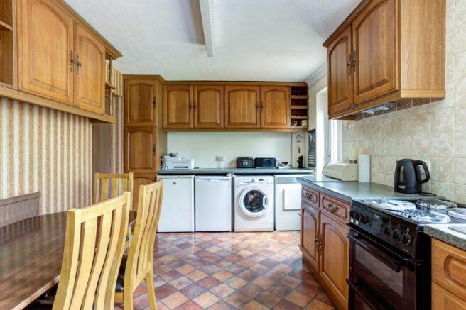 KITCHEN DINER B
