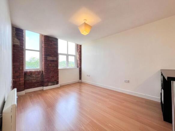 2 bed Apartment for sale Image 5