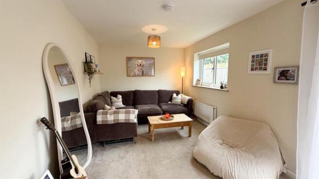 3 bed Semi-Detached for sale Image 7
