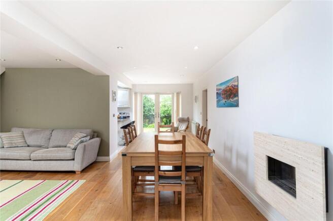 5 bed Detached for sale Image 10