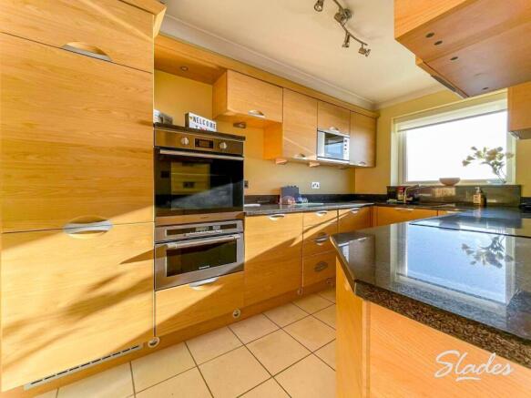 39 SBS KITCHEN MAIN