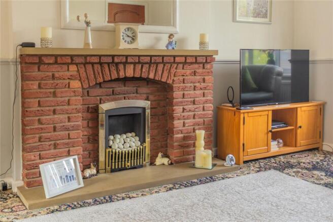 4 bed Detached for sale Image 11
