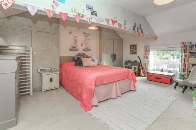 Bedroom 4.jpg