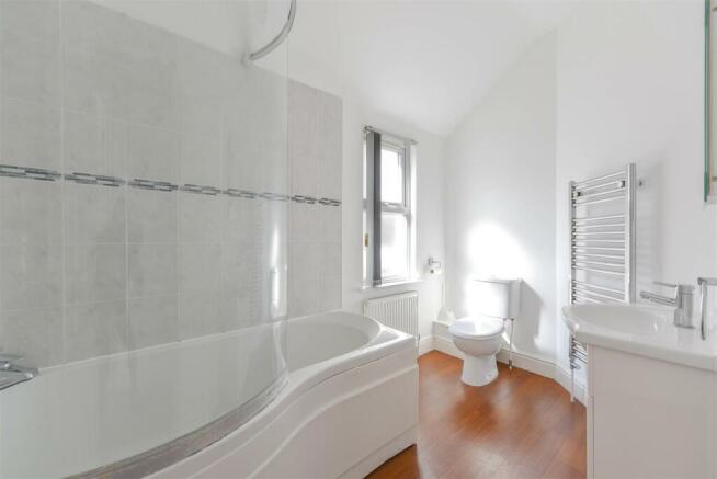 9642bathroomnew.jpg