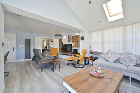 Edson Close, Watford, Leavesden, WD25