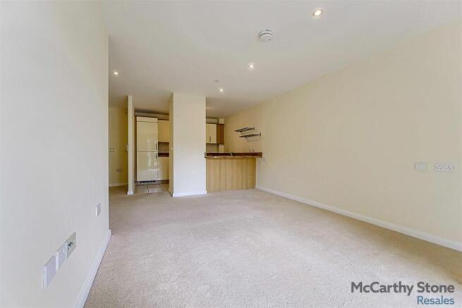 2 bed Apartment for sale Image 5