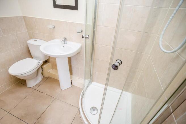 7 bed Flat to rent Image 5