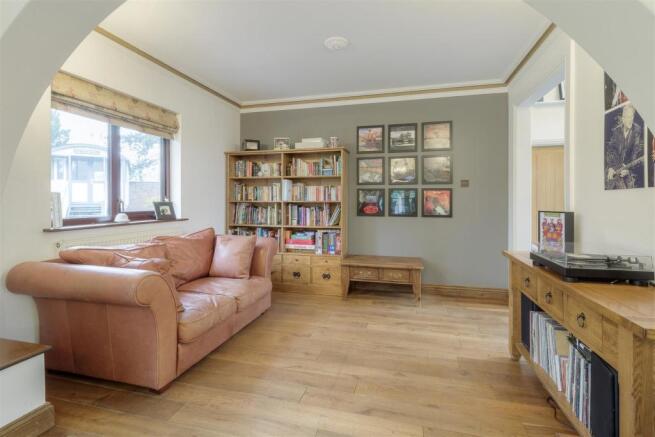 Sitting Room/Dining