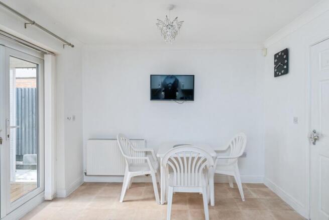 Rosswood Road, Ellesmere Port, Cheshire, CH65 photo 4