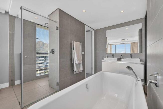 Main en-suite
