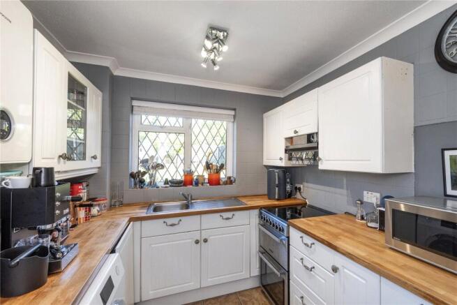 Forge Croft, Edenbridge, Kent, TN8 photo 4