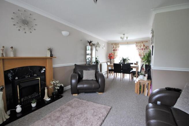 Lounge/Dining Room