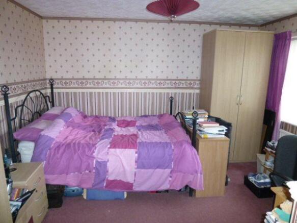 BEDROOM 2