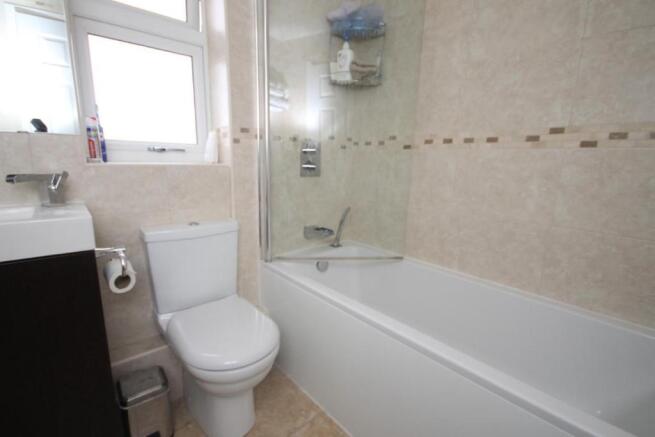 HOUSE BATHROOM/ W.C.