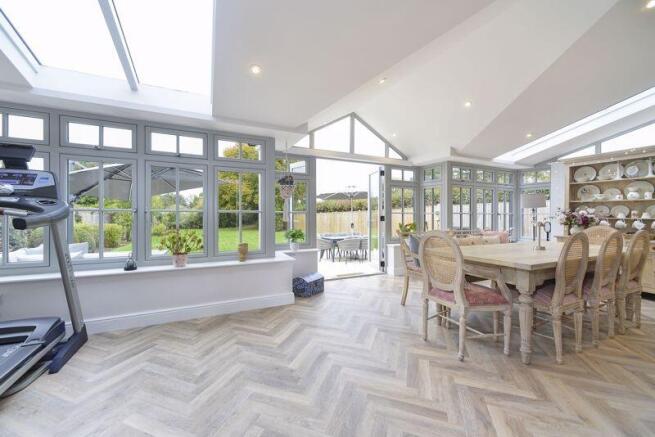 Guildford Road, Cranleigh photo 4