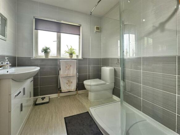 Shower Room.JPG