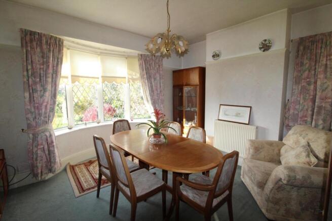 Bedroom 2/Dining Roo
