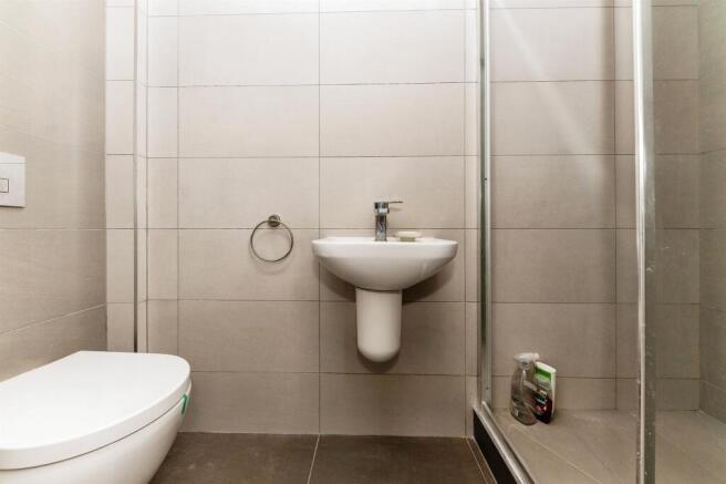 2 bed Apartment for sale Image 11