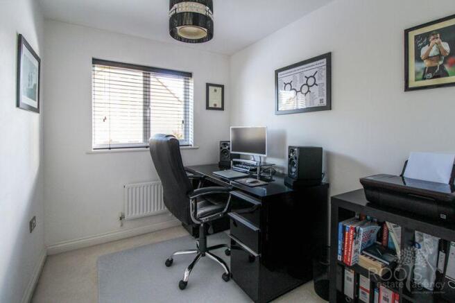 Fourth bedroom