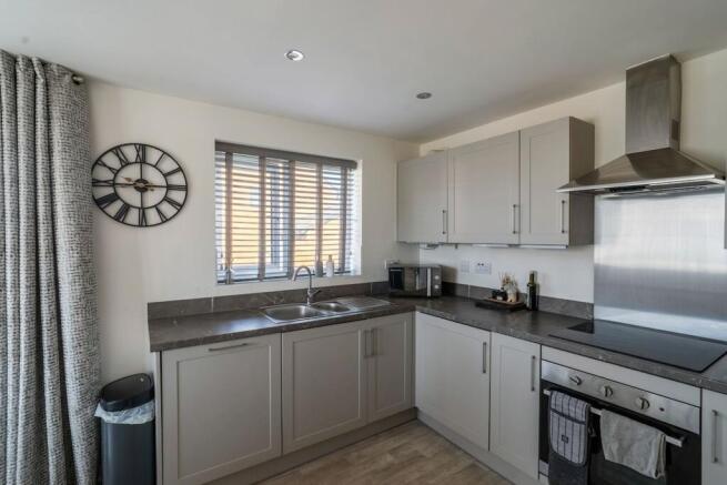 4 bed Detached for sale Image 8